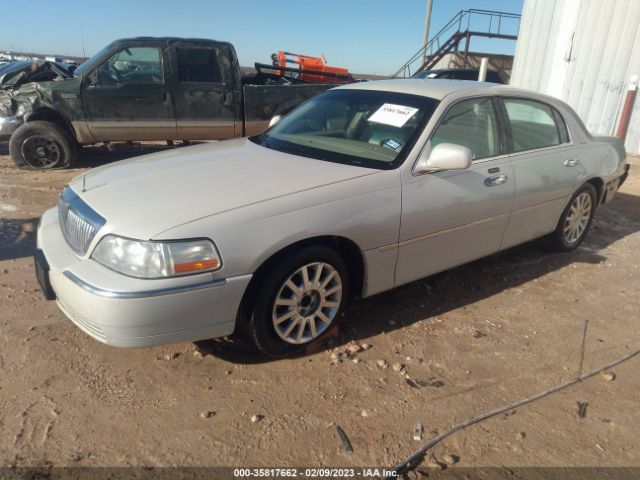 1LNHM81W87Y624788 Lincoln Town Car Signature