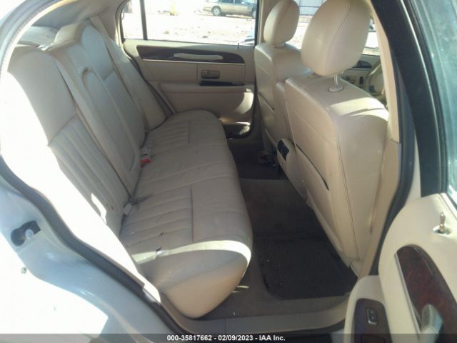 1LNHM81W87Y624788 Lincoln Town Car Signature