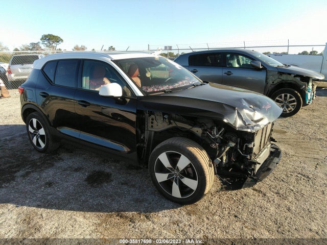 2019 Volvo XC40, VIN: YV4162XZXK2013684