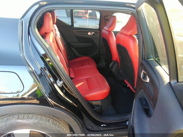 2019 Volvo XC40, VIN: YV4162XZXK2013684