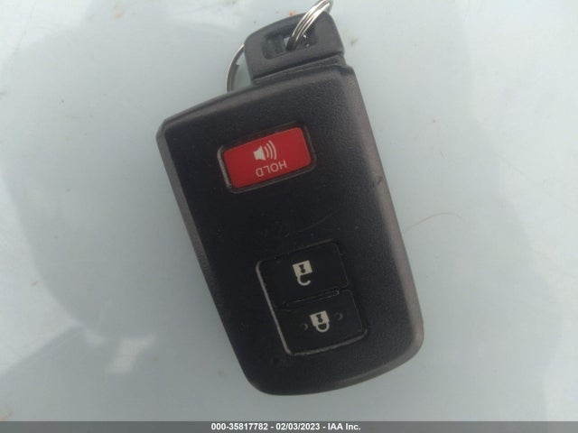 Toyota Prius V Two/five/three/four 2017 JTDZN3EU2HJ062821 Image 3
