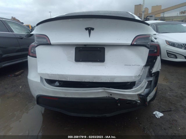 2022 Tesla Model Y, VIN: 7SAYGDEE6NF356698