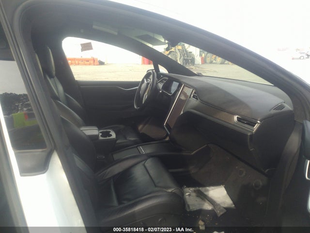 2017 Tesla Model X, VIN: 5YJXCBE25HF049705