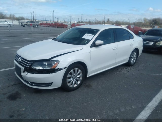 2015 Volkswagen Passat, VIN: 1VWAT7A32FC047578