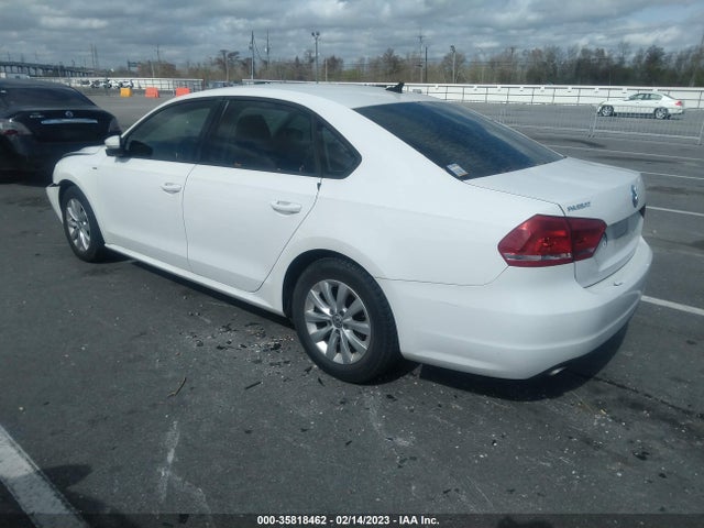 2015 Volkswagen Passat, VIN: 1VWAT7A32FC047578