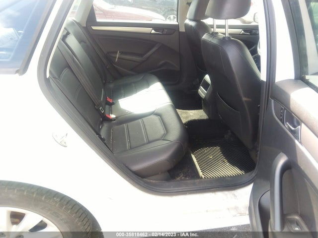 2015 Volkswagen Passat, VIN: 1VWAT7A32FC047578