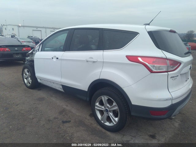2016 Ford Escape, VIN: 1FMCU0G7XGUA41982