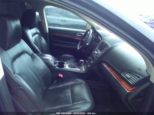 Lincoln MKT 2010 2LMHJ5AT1ABJ17222 Image 6