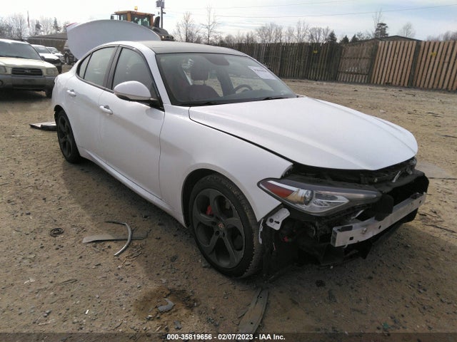 2017 Alfa Romeo Giulia, VIN: ZARFAEBN2H7546207