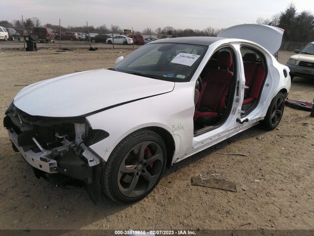 2017 Alfa Romeo Giulia, VIN: ZARFAEBN2H7546207