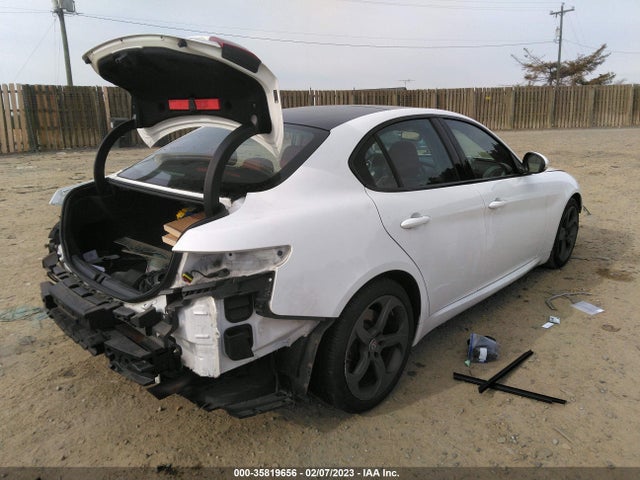 2017 Alfa Romeo Giulia, VIN: ZARFAEBN2H7546207