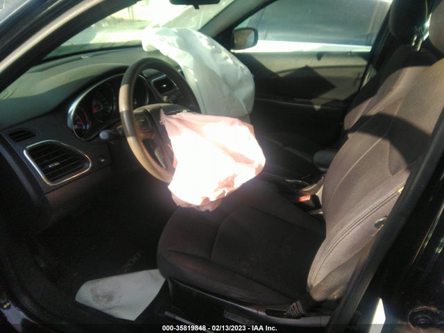 1C3CCBAB1EN212825 Chrysler 200 LX
