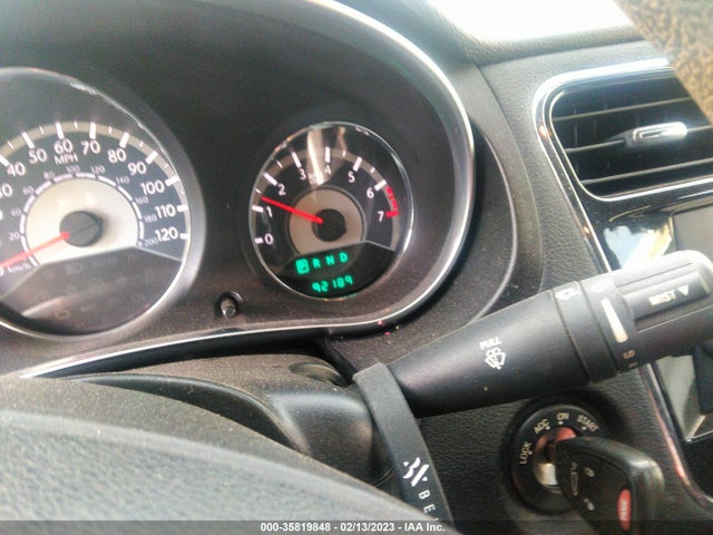1C3CCBAB1EN212825 Chrysler 200 LX