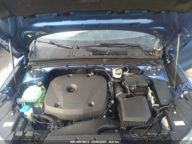 2021 Volvo XC40, VIN: YV4162UM7M2410104