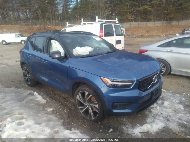 2021 Volvo XC40, VIN: YV4162UM7M2410104
