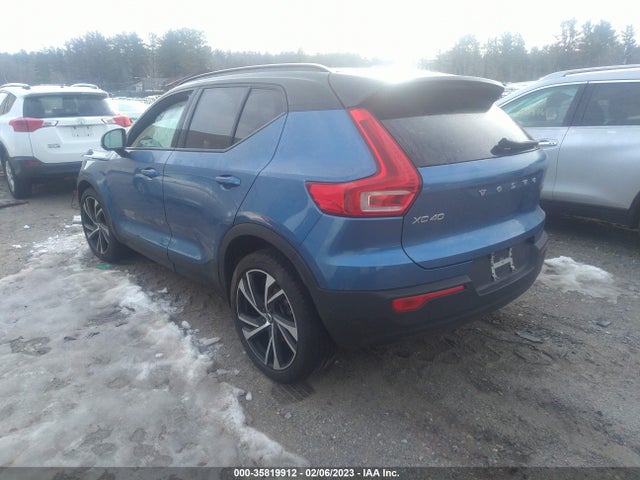 2021 Volvo XC40, VIN: YV4162UM7M2410104