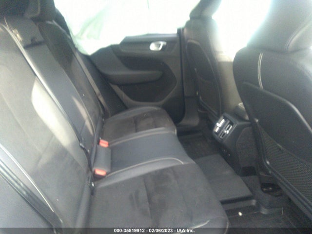 2021 Volvo XC40, VIN: YV4162UM7M2410104
