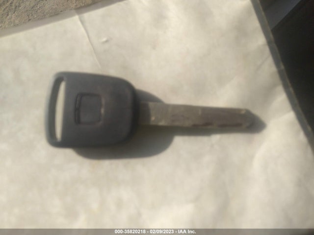 2012 HONDA FIT VIN: JHMGE8G3XCS006927