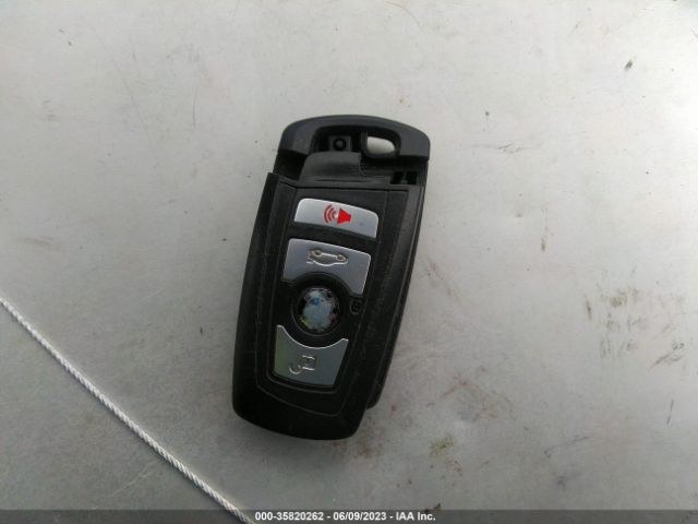 WBA8E1G53HNU15322 BMW 3 Series 320i