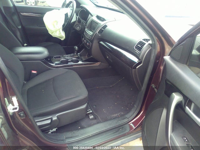 2015 KIA SORENTO LX VIN: 5XYKT4A68FG593412