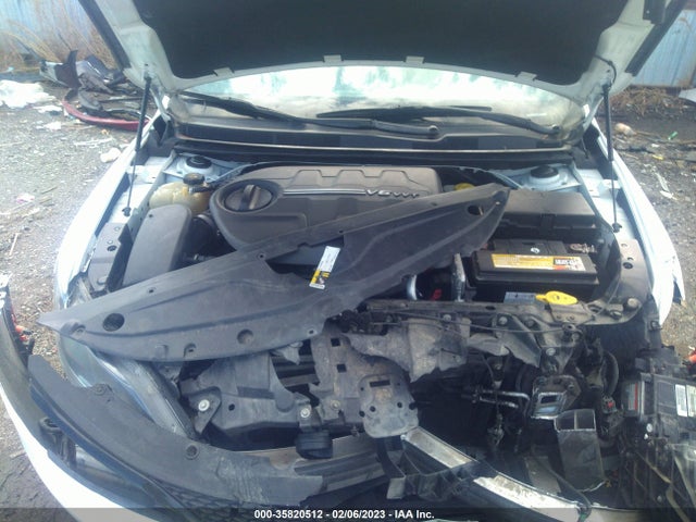 Chrysler 200 S 2015 1C3CCCBG9FN600516 Image 10