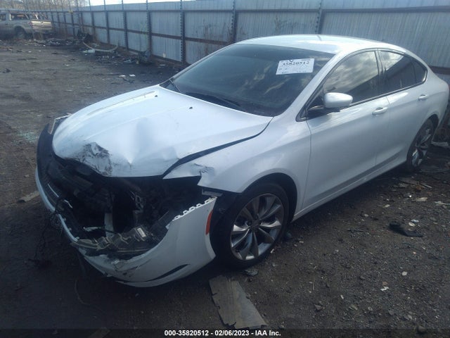 Chrysler 200 S 2015 1C3CCCBG9FN600516 Image 2