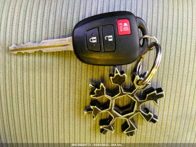 Toyota Prius C One/two/three/four 2015 JTDKDTB39F1105919 Image 3