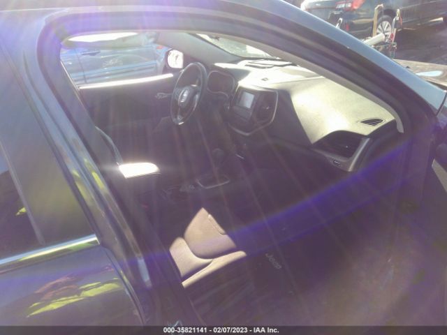 1C4PJLCB5HW642300 Jeep Cherokee Latitude