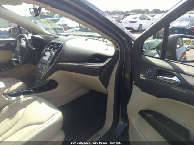 5LMCJ1C9XHUL27545 Lincoln Mkc Premiere