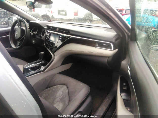 Toyota CAMRY LE 2018 4T1B11HK2JU069103 Image 5