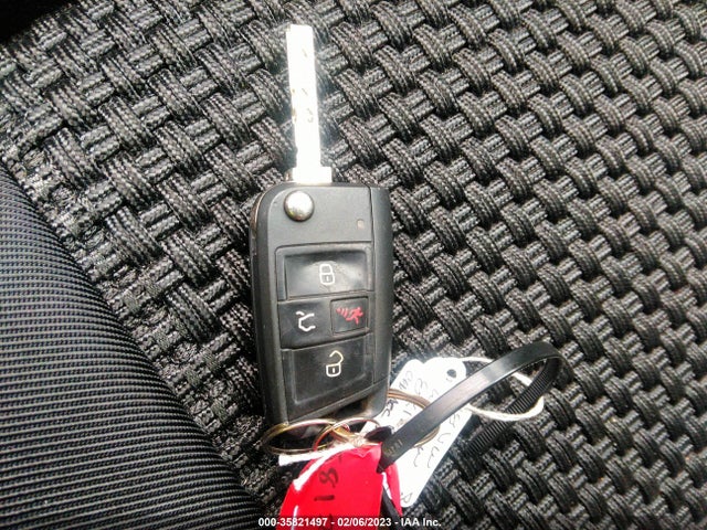 3VV0B7AX5JM119631 Volkswagen TIGUAN S