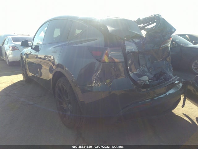 Tesla Model Y Long Range 2023 7SAYGDEE1PA026581 Image 3