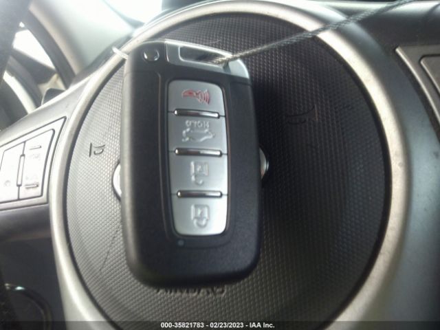 KNDJT2A22B7727111 KIA SOUL +