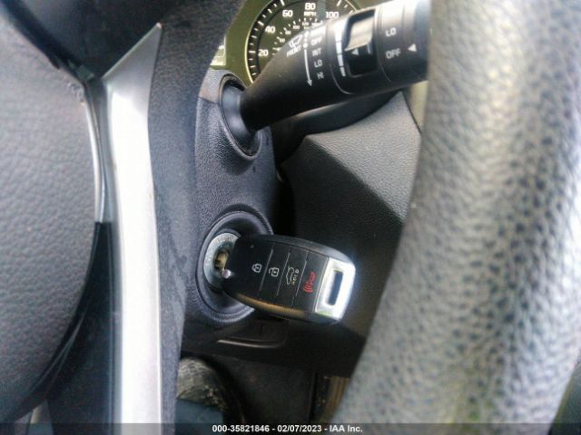 5XYPG4A39GG144225 KIA SORENTO LX