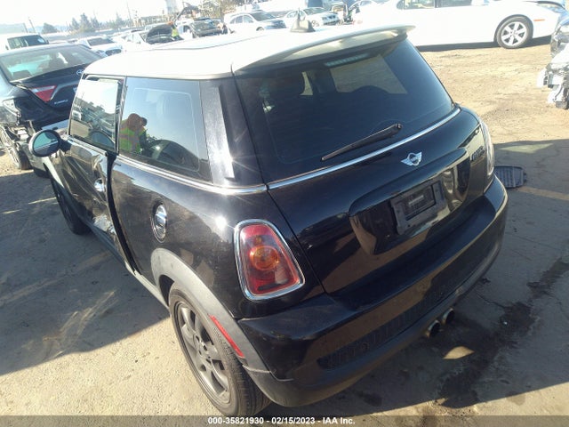 2010 MINI COOPER S WMWMF7C54ATX45671 Photo 2
