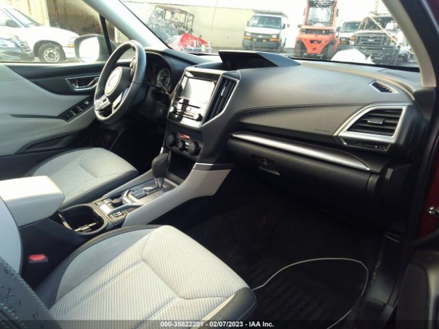 JF2SKAEC6KH437356 Subaru Forester Premium