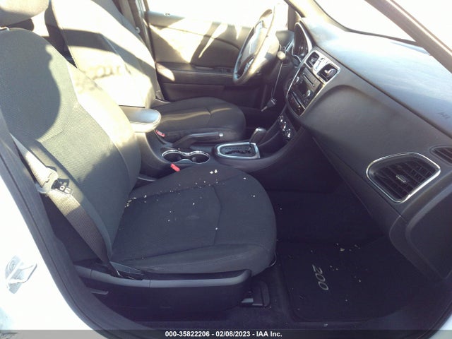 1C3CCBABXCN145428 Chrysler 200 LX
