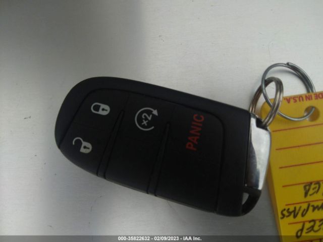 3C4NJDBB4JT492786 Jeep Compass Altitude