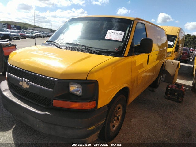 Chevrolet EXPRESS CARGO VAN 2017 1GCWGAFF6H1132483 Image 2