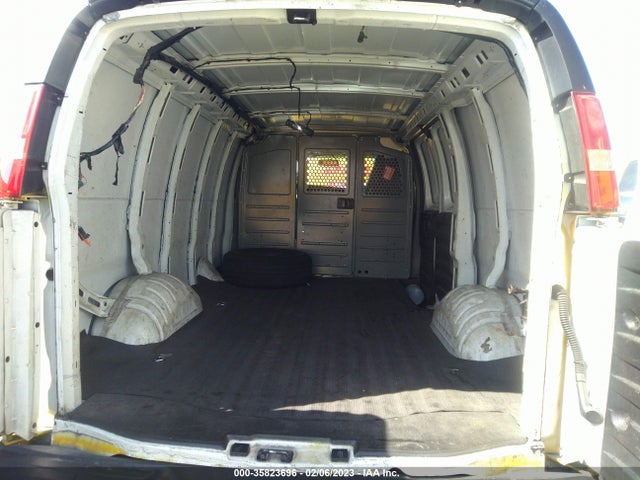 Chevrolet EXPRESS CARGO VAN 2017 1GCWGAFF4H1101801 Image 9