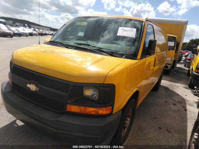 Chevrolet EXPRESS CARGO VAN 2017 1GCWGAFF0H1133046 Image 2