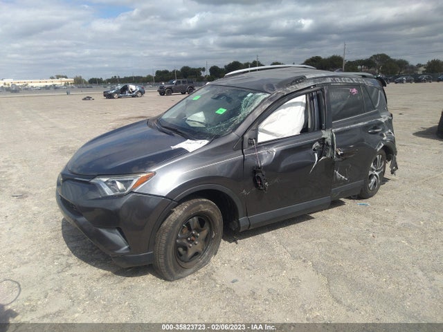 Toyota RAV4 LE 2018 JTMZFREV8JJ198532 Image 2