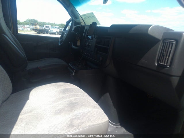 Chevrolet EXPRESS CARGO VAN 2019 1GCWGAFP9K1201960 Image 6