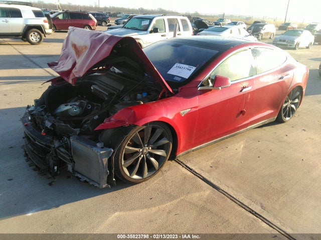 Tesla Model S Performance 2013 5YJSA1DP5DFP14524 Image 2