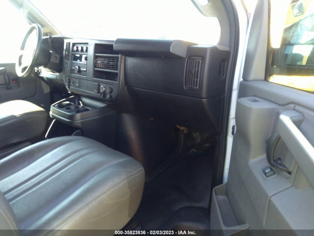 Chevrolet EXPRESS CARGO VAN 2017 1GCWGAFF7H1348343 Image 5