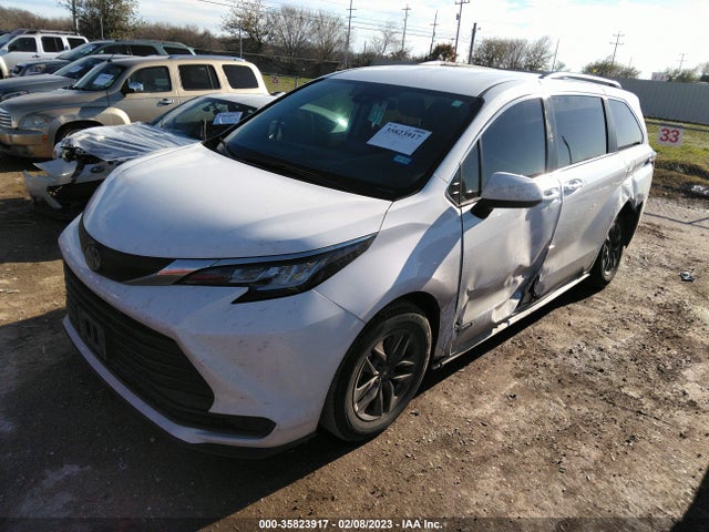 Toyota SIENNA LE 2021 5TDKRKEC9MS013281 Image 2