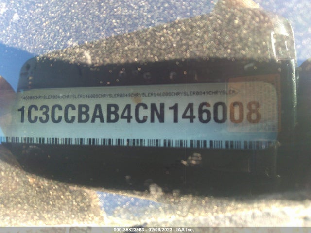 1C3CCBAB4CN146008 Chrysler 200 LX