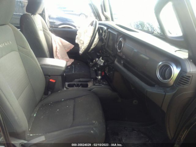 1C4HJXEN1KW620434 Jeep Wrangler Unlimited Sahara