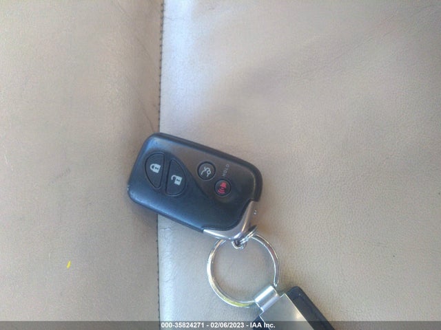 JTHBJ46GX82264570 Lexus ES 350