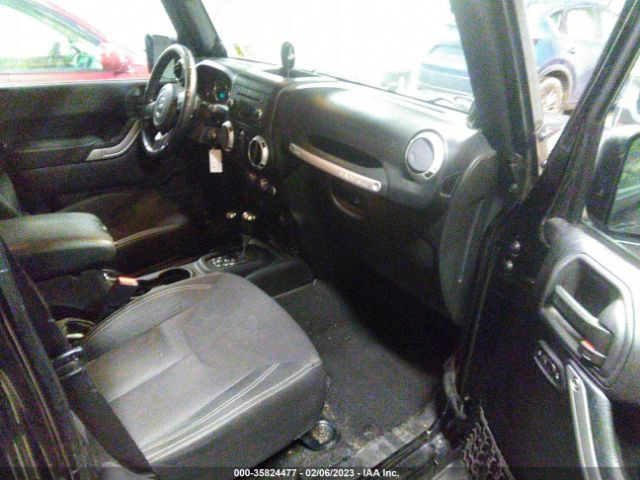 1C4BJWEG7EL303037 Jeep Wrangler Unlimited Sahara